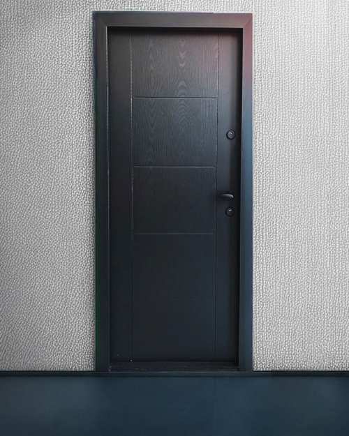 Uși metalice Tribali